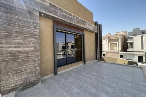 Villa de 5 dormitorios en Riyadh, Saudi Arabia No. 60337 2