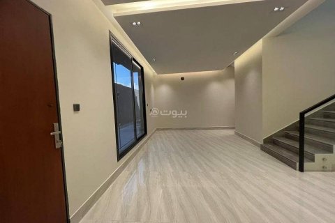Villa de 5 dormitorios en Riyadh, Saudi Arabia No. 60337 14