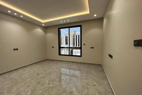 Villa de 5 dormitorios en Riyadh, Saudi Arabia No. 60337 11