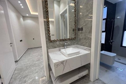 Villa de 5 dormitorios en Riyadh, Saudi Arabia No. 60337 24