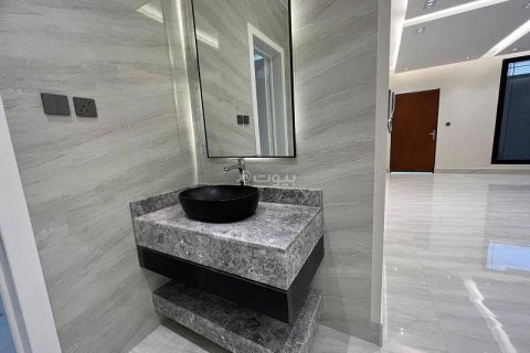 Villa de 5 dormitorios en Riyadh, Saudi Arabia No. 60337 23