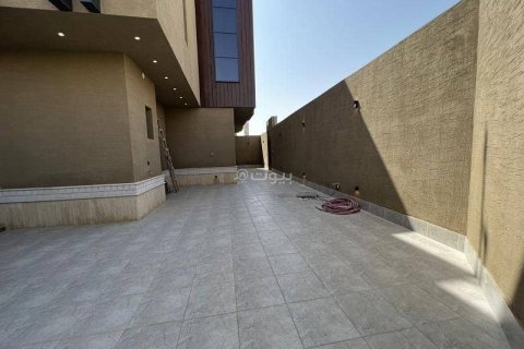 Villa de 5 dormitorios en Riyadh, Saudi Arabia No. 60337 5