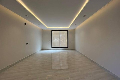 Villa de 5 dormitorios en Riyadh, Saudi Arabia No. 60337 20