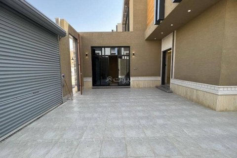 Villa de 5 dormitorios en Riyadh, Saudi Arabia No. 60337 4