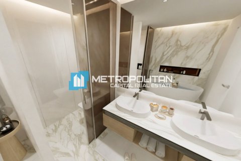 3 bedrooms Apartment in Abu Dhabi, UAE No. 105922 8