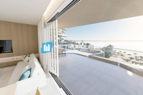 3 bedrooms Apartment in Abu Dhabi, UAE No. 105922 3