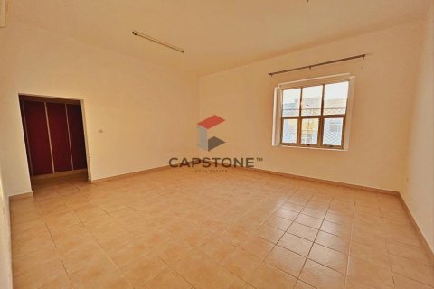5 bedrooms Villa in Al Markhaniya, UAE No. 86360 18