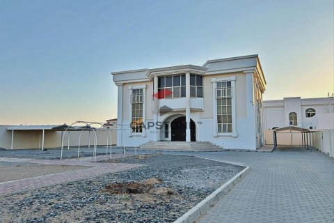 5 bedrooms Villa in Al Markhaniya, UAE No. 86360 3