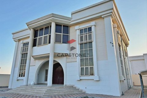 5 bedrooms Villa in Al Markhaniya, UAE No. 86360 2