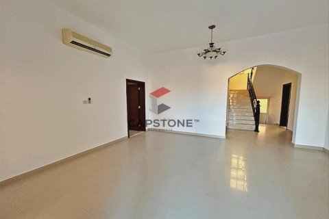 5 bedrooms Villa in Al Markhaniya, UAE No. 86360 6