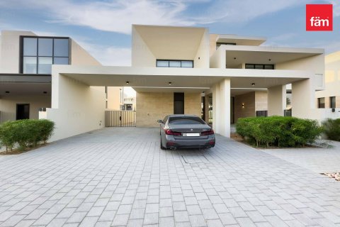 Villa de 5 dormitorios  No. 105758 2