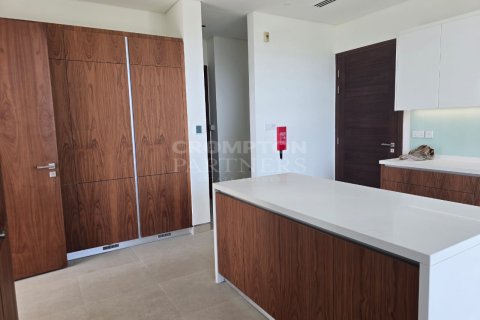 5 bedrooms Villa in Abu Dhabi, UAE No. 83196 15