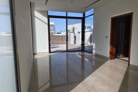 5 bedrooms Villa in Abu Dhabi, UAE No. 83196 20