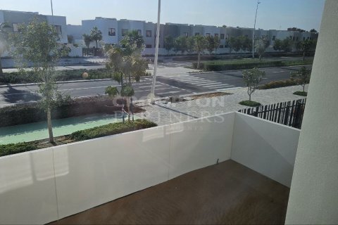 3 bedrooms Villa on the Yas Island, UAE No. 83192 7