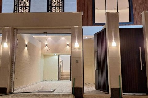 Квартира с 4 спальнями в Эр-Рияд, Саудовская Аравия №99514 1