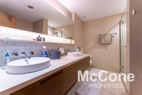 Apartment de 2 dormitorios en Claren Towers, UAE No. 74374 16