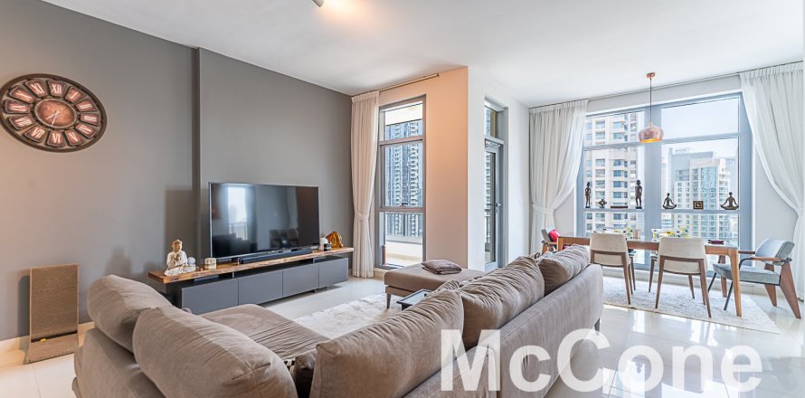 Apartment de 2 dormitorios en Claren Towers, UAE No. 74374