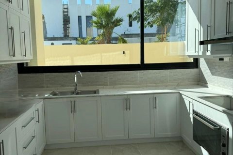 Commercial property de 3 dormitorios en Al Zorah, UAE No. 79534 8