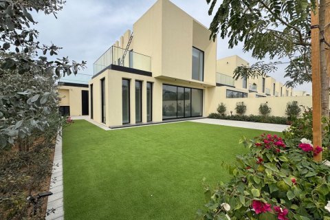 Commercial property de 3 dormitorios en Al Zorah, UAE No. 79534 2