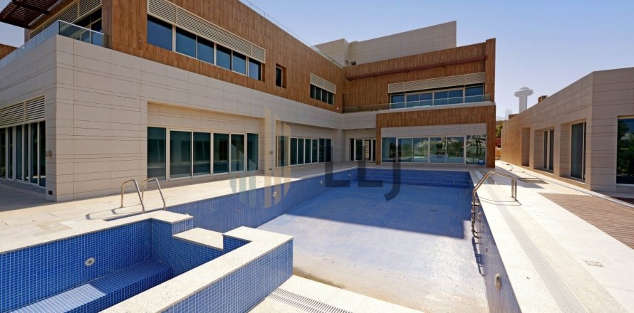 7 bedrooms Villa in Abu Dhabi, UAE No. 46893