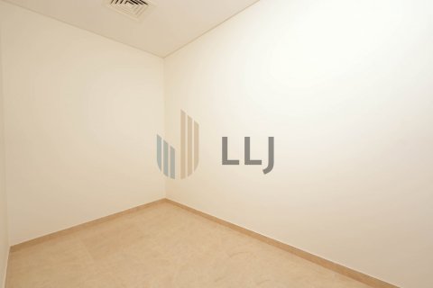 7 bedrooms Villa in Abu Dhabi, UAE No. 46893 19