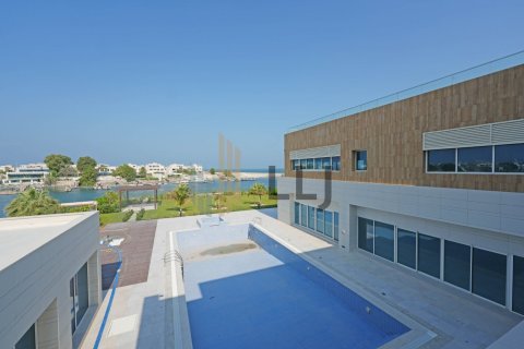 7 bedrooms Villa in Abu Dhabi, UAE No. 46893 23
