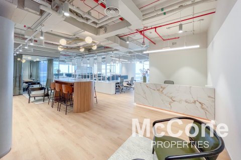 212مربع، مكتب في Sheikh Zayed Road, الإمارات العربية المتحدة رقم 74212 16