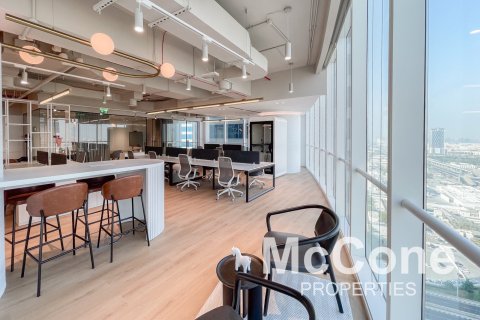 212مربع، مكتب في Sheikh Zayed Road, الإمارات العربية المتحدة رقم 74212 15
