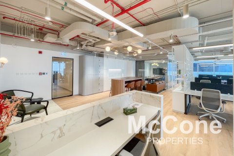 212مربع، مكتب في Sheikh Zayed Road, الإمارات العربية المتحدة رقم 74212 13