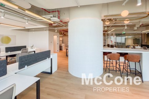 212مربع، مكتب في Sheikh Zayed Road, الإمارات العربية المتحدة رقم 74212 25