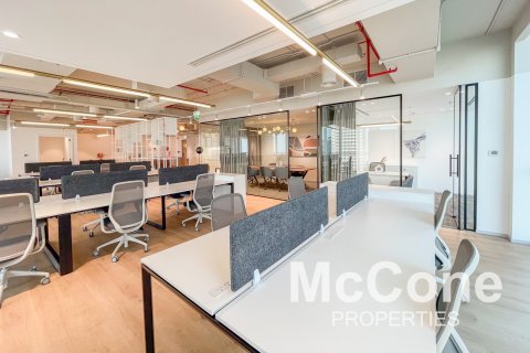 212مربع، مكتب في Sheikh Zayed Road, الإمارات العربية المتحدة رقم 74212 8