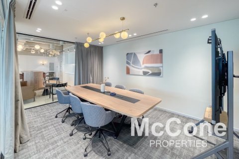 212مربع، مكتب في Sheikh Zayed Road, الإمارات العربية المتحدة رقم 74212 19