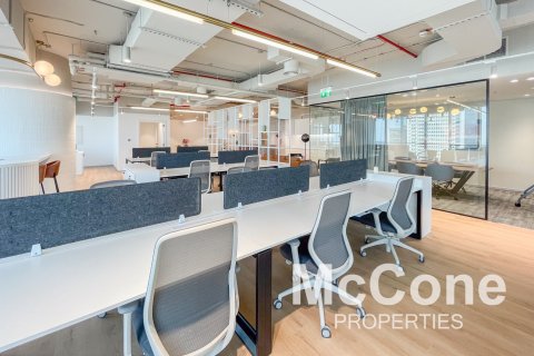 212مربع، مكتب في Sheikh Zayed Road, الإمارات العربية المتحدة رقم 74212 6