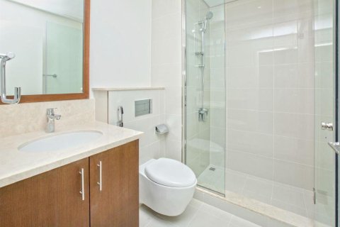 Apartment de 2 dormitorios en BLVD Crescent, UAE No. 90759 8