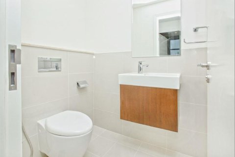 Apartment de 2 dormitorios en BLVD Crescent, UAE No. 90759 5