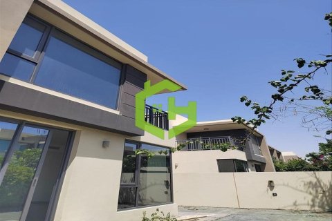 Villa de 4 chambres  No. 90780 25