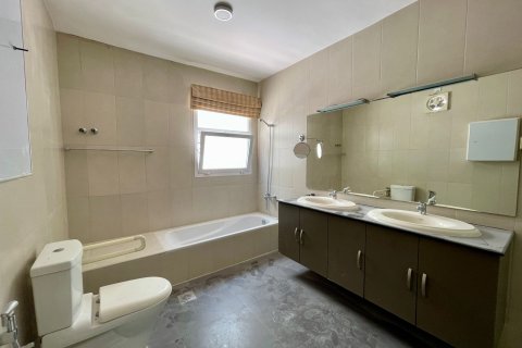 Villa de 3 dormitorios en Muscat, Oman No. 98811 9