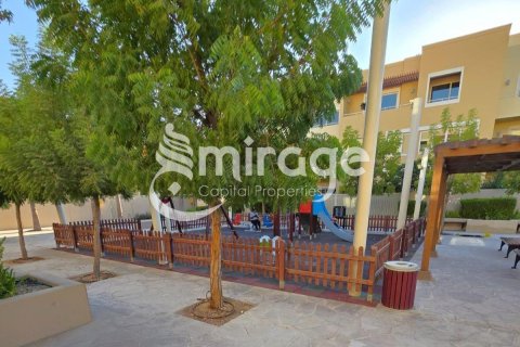 Townhouse de 3 dormitorios en Al Raha Gardens, UAE No. 81005 1