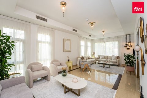 Villa de 5 dormitorios en Dubai, UAE No. 88912 3
