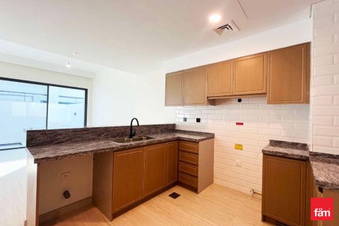 5 bedrooms Townhouse in Dubai, UAE No. 105796 9