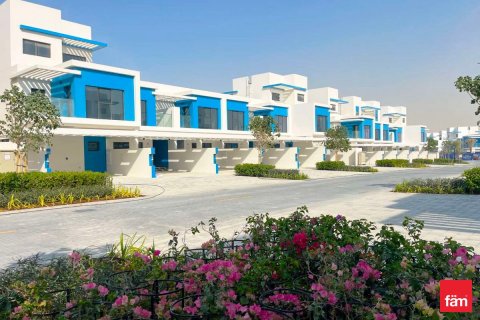 5 bedrooms Townhouse in Dubai, UAE No. 105796 1