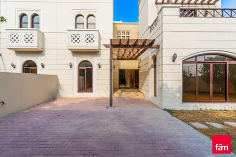 Townhouse de 4 dormitorios en Dubai, UAE No. 89839 2