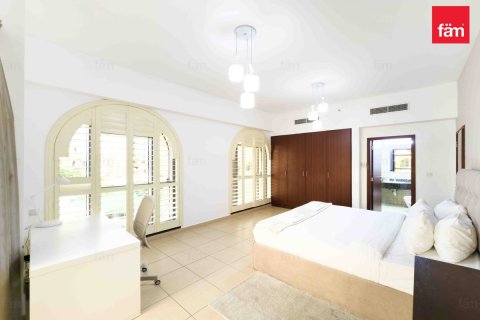 Apartment de 2 dormitorios en Dubai, UAE No. 89840 9