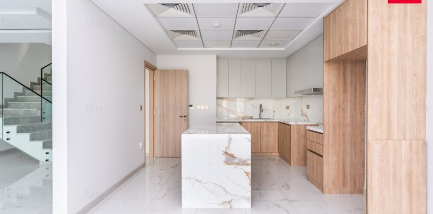 Villa de 5 dormitorios No. 103909