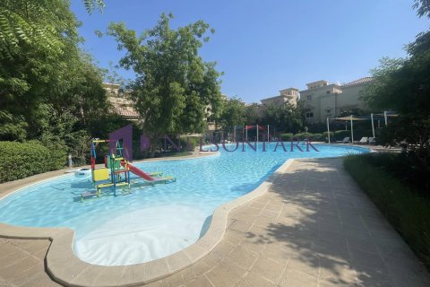 3 bedrooms Villa in Doha, Qatar No. 58079 5
