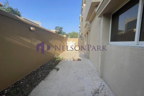 3 bedrooms Villa in Doha, Qatar No. 58079 11