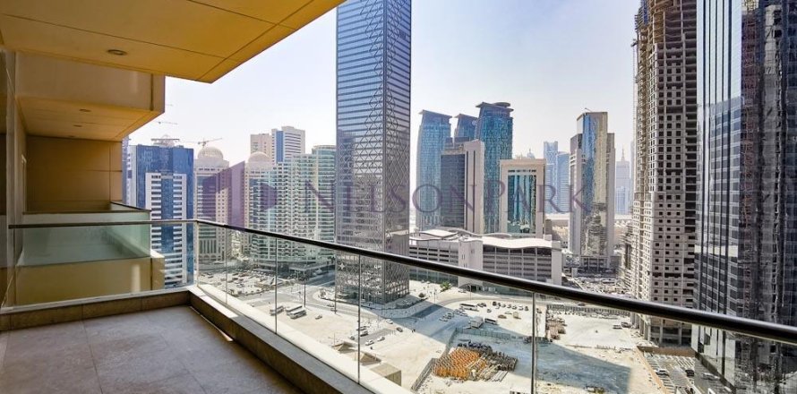 3 bedrooms Apartment in Doha, Qatar No. 58080