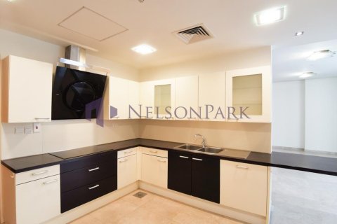 3 bedrooms Apartment in Doha, Qatar No. 58080 6