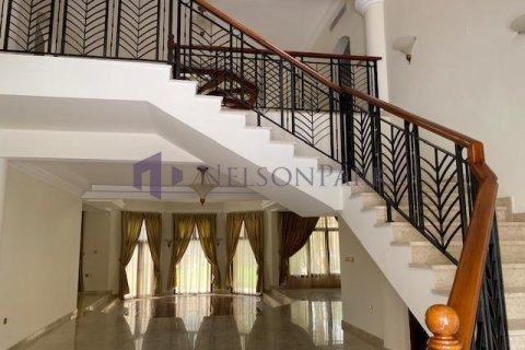 Villa de 5 chambres à Doha, Qatar No. 58383 3