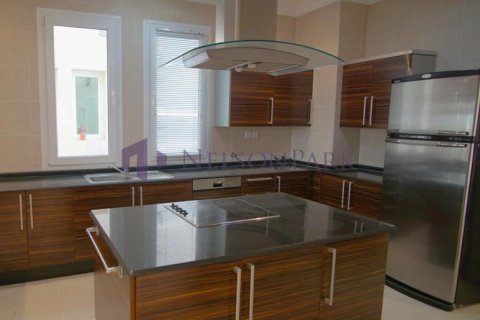 5 bedrooms Villa in Doha, Qatar No. 58384 5